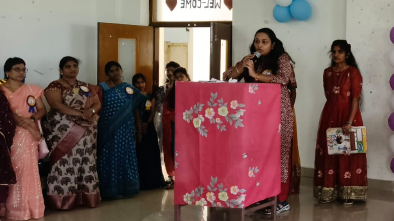 మహిళలు అన్ని రంగాల్లో ముందుండాలి.. సబ్‌ కలెక్టర్‌ కిరణ్మయి సూచన