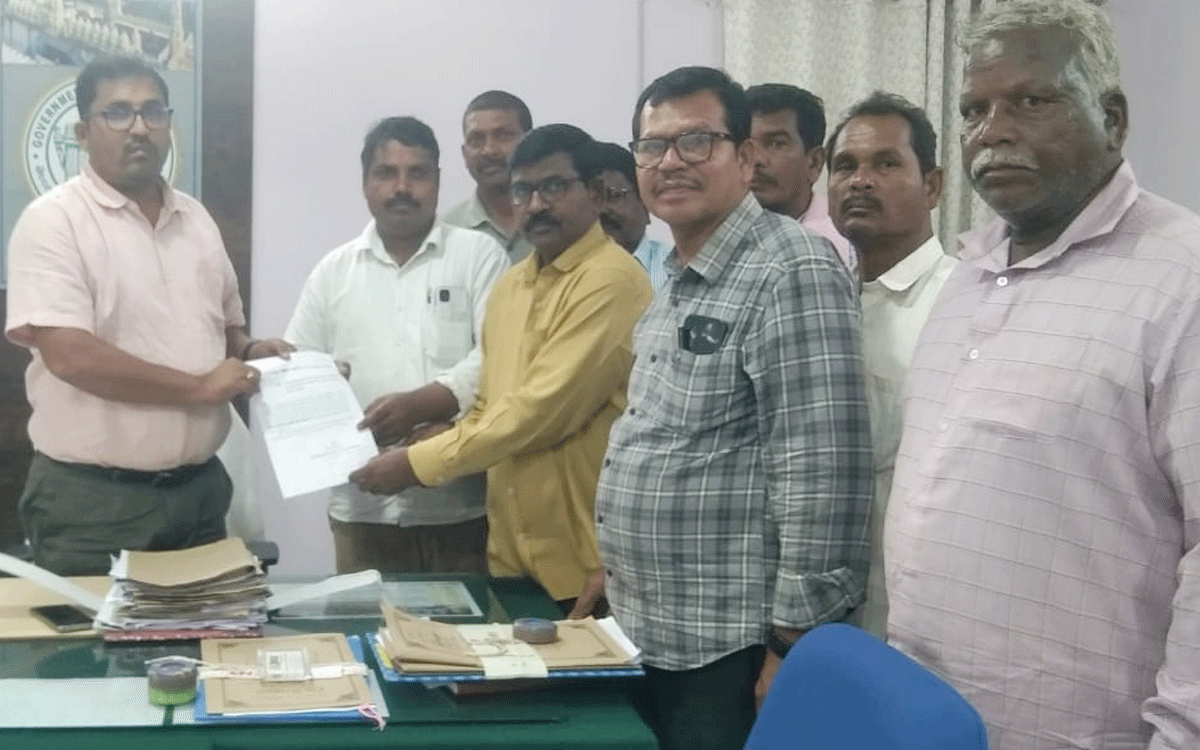 Koyagudem : కేఓసీ భూ నిర్వాసితుల‌కు హైకోర్టు తీర్పు ప్రకారం నష్ట పరిహారం ఇవ్వాలి : మ‌చ్చ వెంక‌టేశ్వ‌ర్లు
