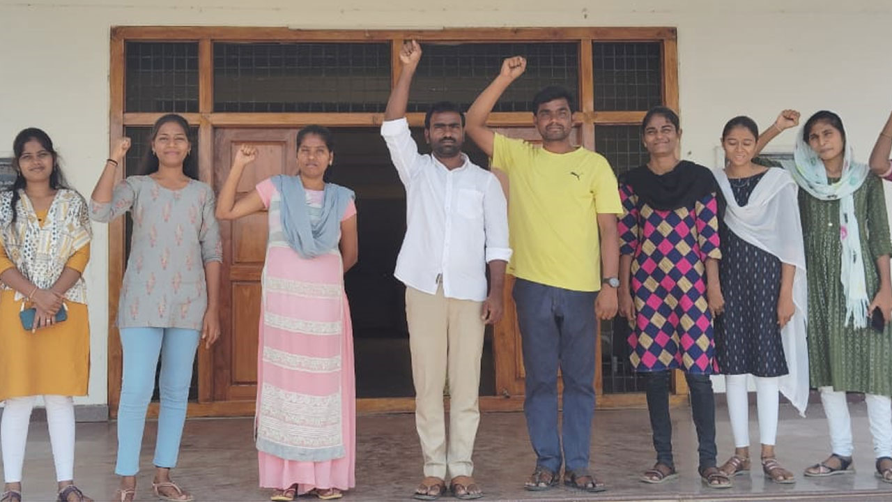 Kollapur | కొల్లాపూర్ పీజీ సెంటర్లో విద్యార్థి సంఘాల ఆందోళన