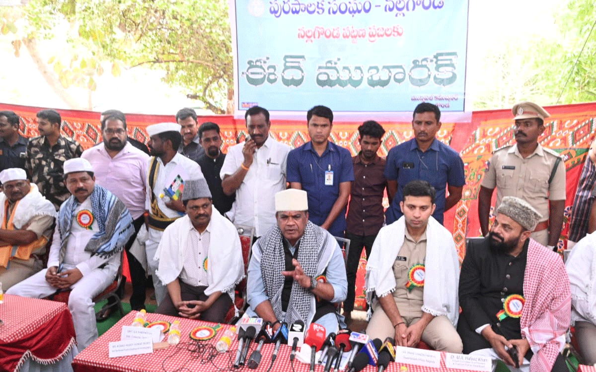 Ramadan : మత సామర‌స్యానికి పెట్టింది పేరు నల్ల‌గొండ : మంత్రి కోమ‌టిరెడ్డి వెంక‌ట్‌రెడ్డి