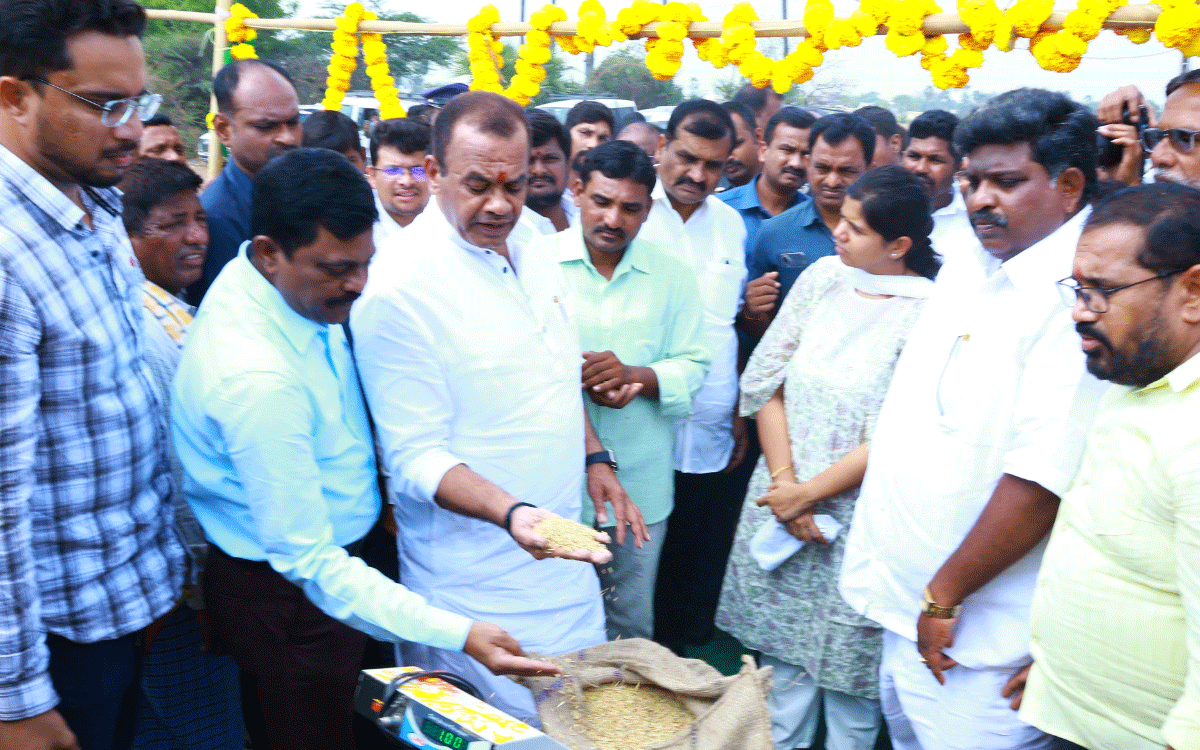 Grain Procurement : ధాన్యం కొనుగోళ్ల‌లో న‌ల్ల‌గొండ‌ను ప్ర‌థ‌మ స్థానంలో నిలుపుదాం : మంత్రి కోమ‌టిరెడ్డి వెంక‌ట్‌రెడ్డి