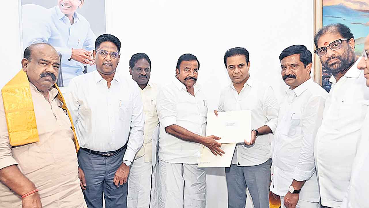 దక్షిణాది రాష్ర్టాలు ఐక్యంగా పోరాడాలి