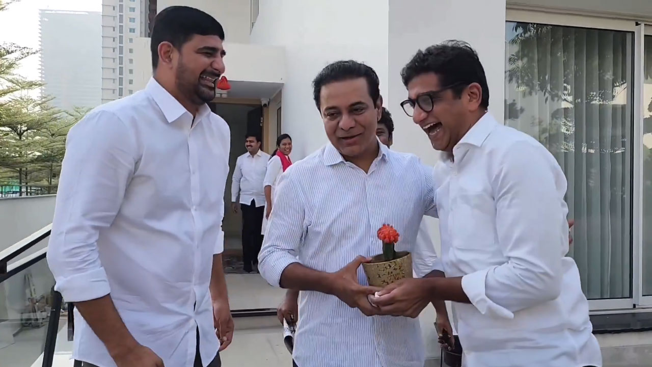 KTR | క‌రీంన‌గ‌ర్ ప‌ర్య‌ట‌న‌కు బ‌య‌ల్దేరిన కేటీఆర్