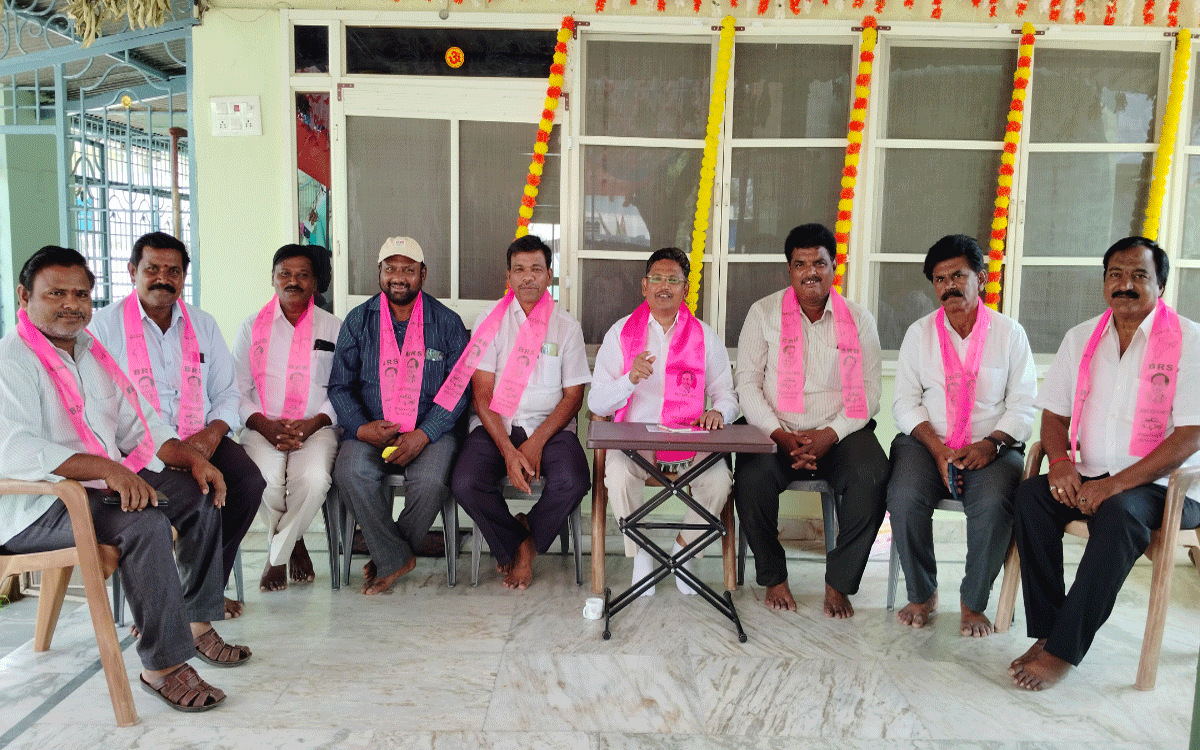 BRS : రాష్ట్రంలో క‌మీష‌న్ల ప‌ర్వం.. భట్టి విక్రమార్కకు ఉలికిపాటు ఎందుకు? : లింగాల క‌మ‌ల్‌రాజు