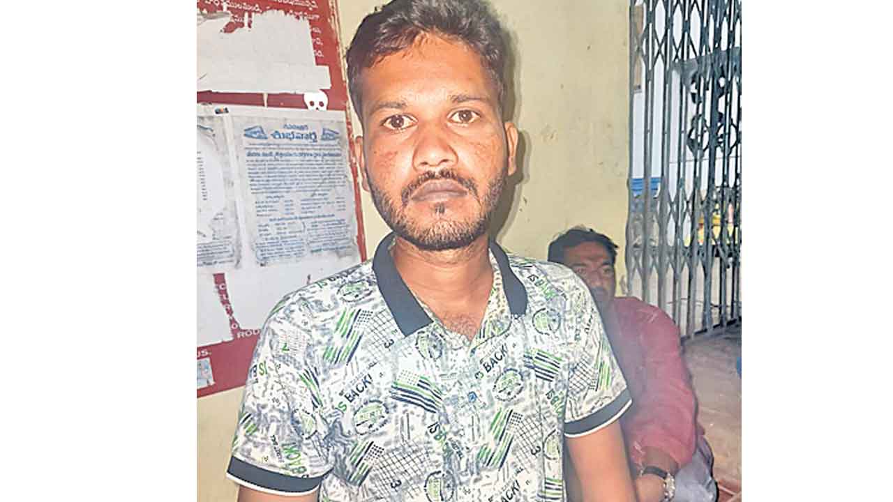 గంజాయికి బానిసై..పోలీసుల అదుపులో