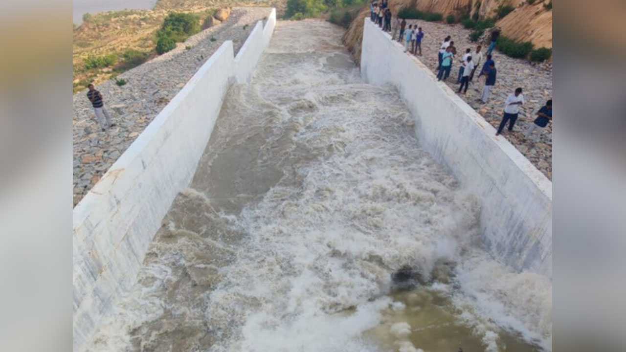 KTR | మ‌ల్క‌పేట రిజ‌ర్వాయ‌ర్‌కు సాగునీరు.. కేటీఆర్ హెచ్చ‌రిక‌కు క‌దిలిన యంత్రాంగం