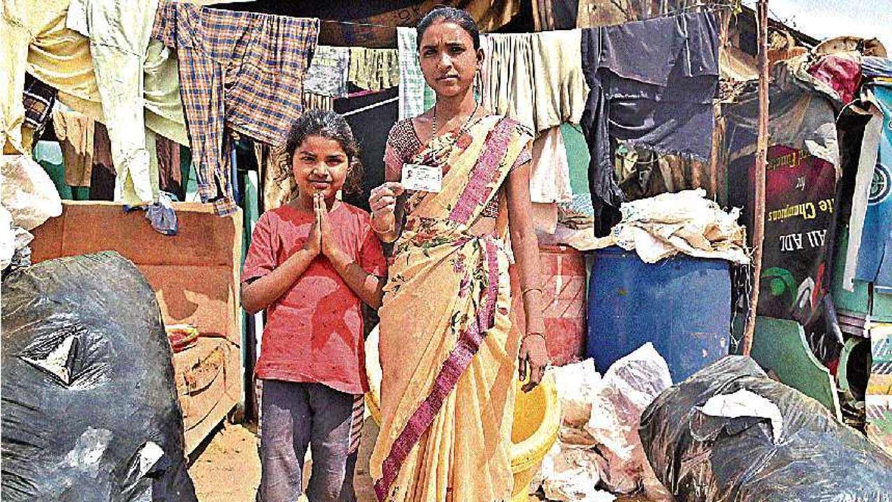 ఆధార్‌ లేదని స్కూల్‌ నుంచి చిన్నారి పేరు తొలగింపు.. అండగా నిలిచిన న్యాయసేవాధికార సంస్థ