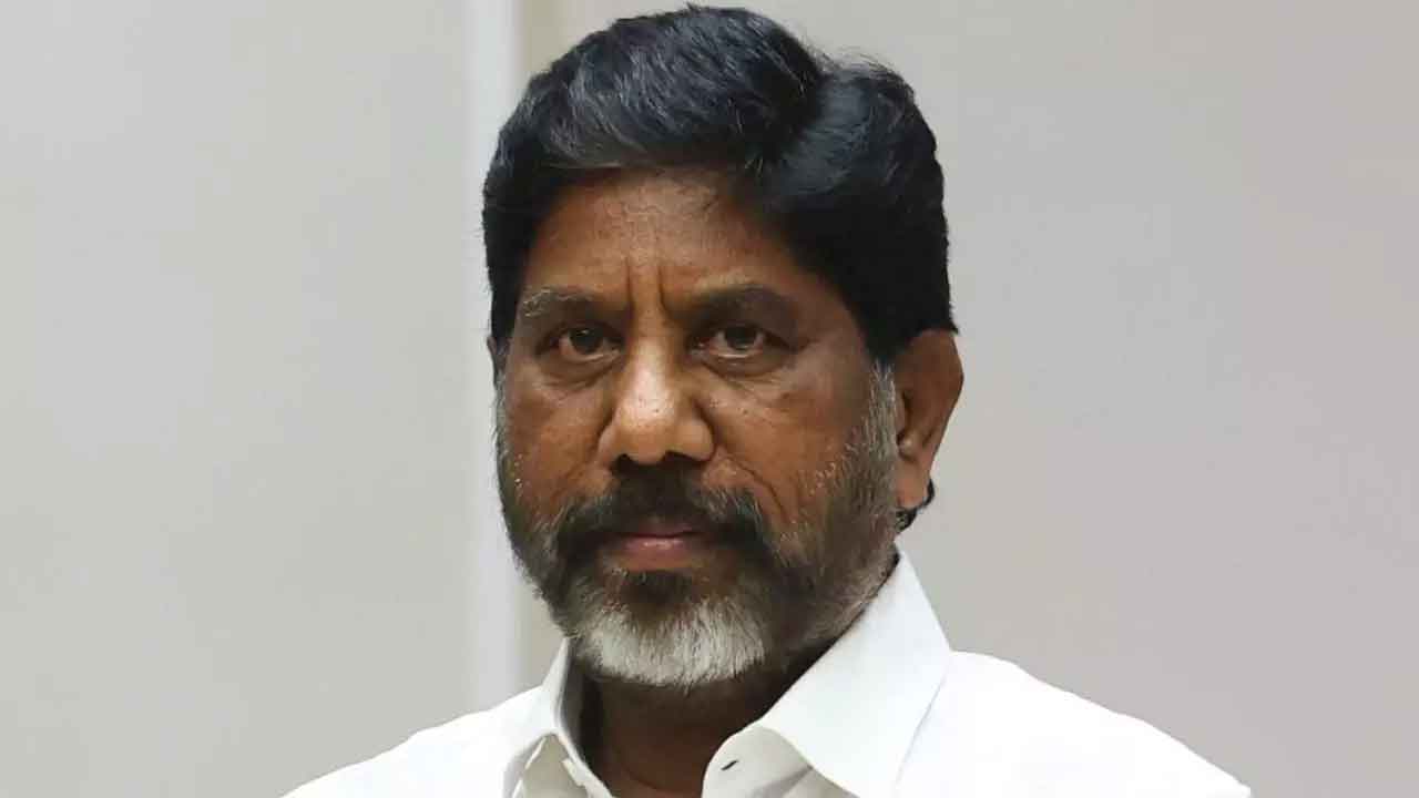 Congress Govt | కుట్టుకూలీపై కట్టుకథలు.. స్కూల్‌ పిల్లల యూనిఫామ్‌ జతకు సర్కారు చెల్లించింది 50 రూపాయలే!