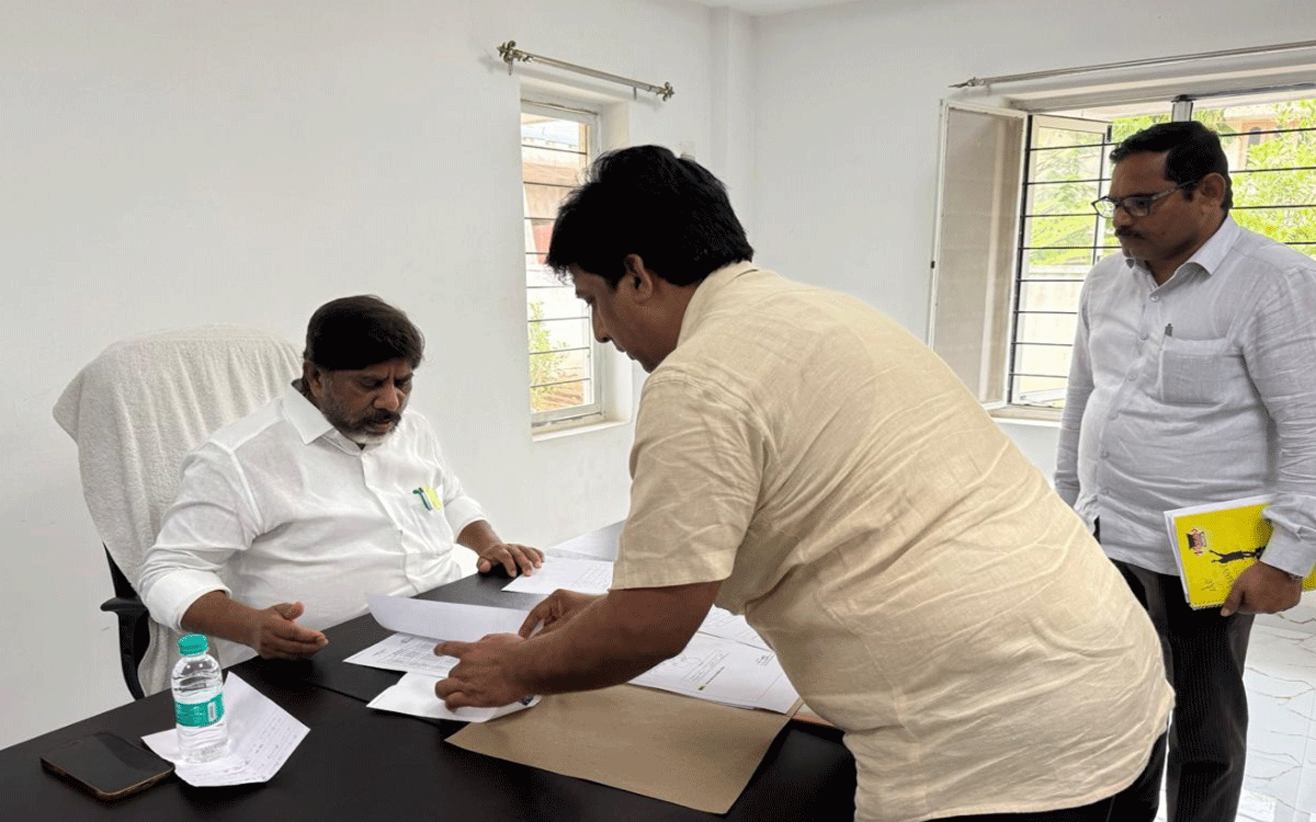 Madira : ఆక్రమణకు గురైన స్మశాన వాటిక స్థలాన్ని స్వాధీనం చేసుకోవాలి : మ‌ల్లు భ‌ట్టి విక్ర‌మార్క‌