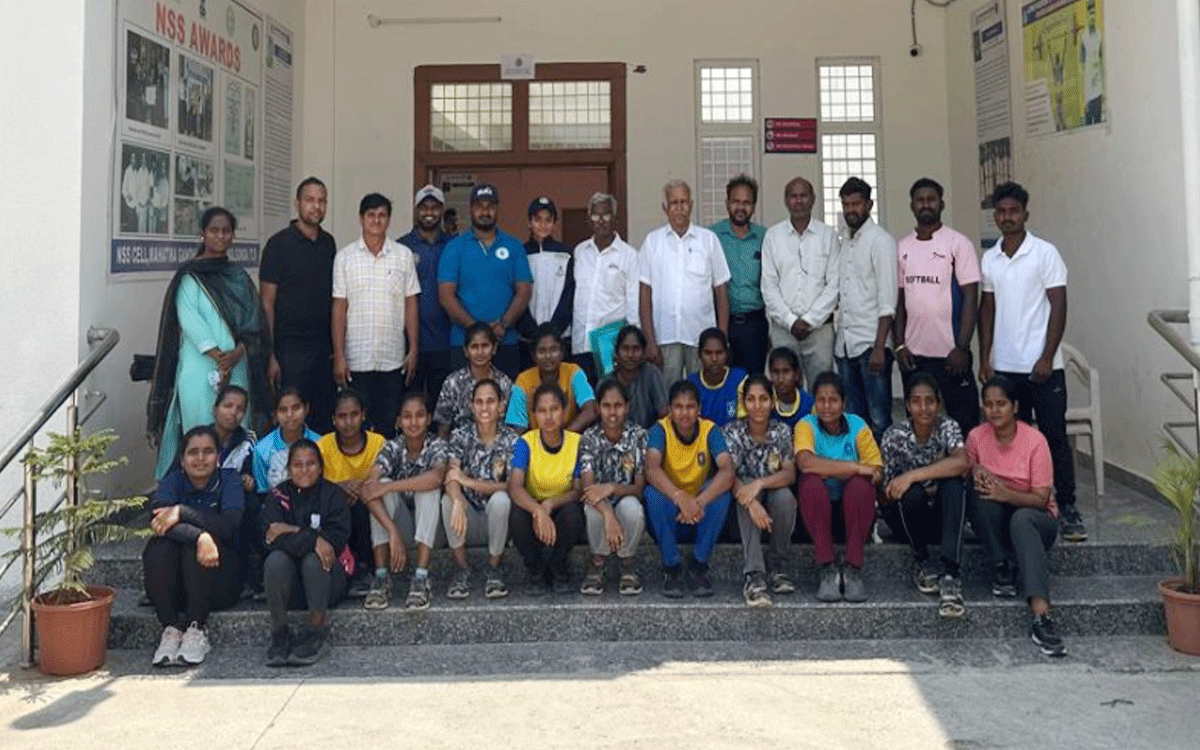 Softball : ఎంజీయూ సాఫ్ట్ బాల్ జట్టు ఎంపిక