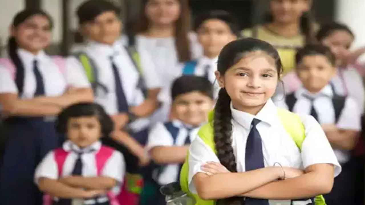 మాడల్‌ ప్రవేశ దరఖాస్తుకు ఎల్లుండే ఆఖరు