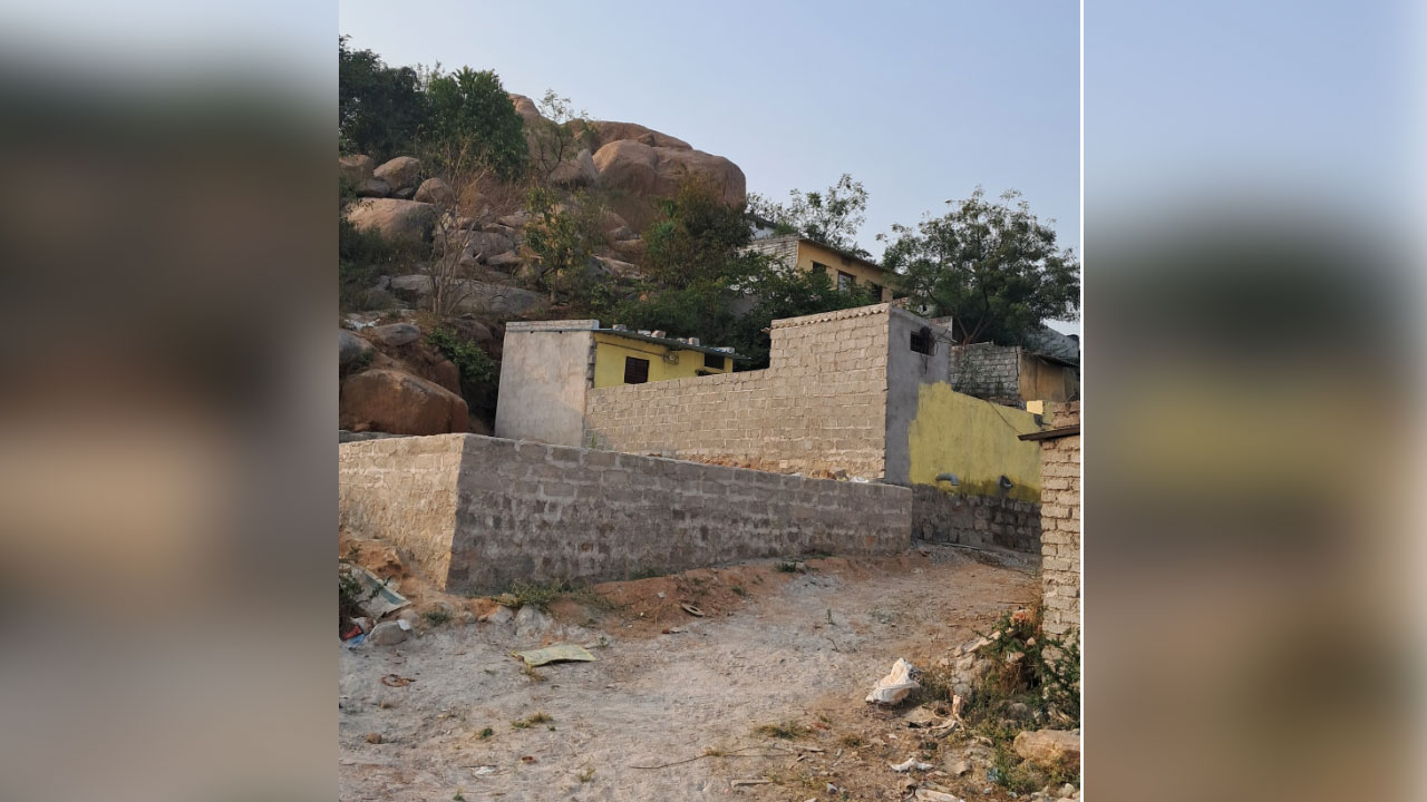 Vinayak Nagar | ప్రభుత్వ స్థలంలో జోరుగా అక్రమ నిర్మాణాలు