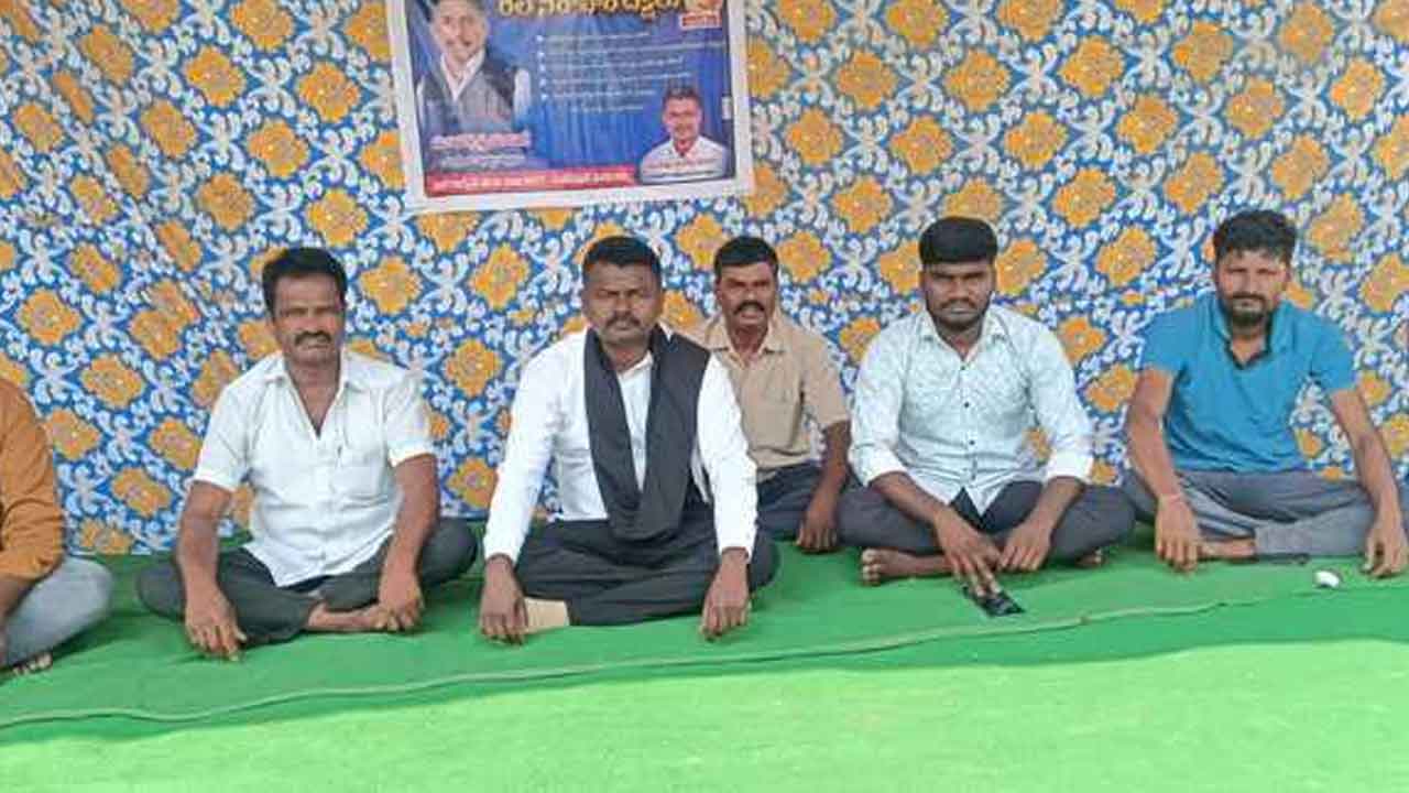 MRPS | మహాదేవపూర్‌లో ఎంఆర్‌పీఎస్‌ ఆధ్వర్యంలో నిరాహార దీక్షలు