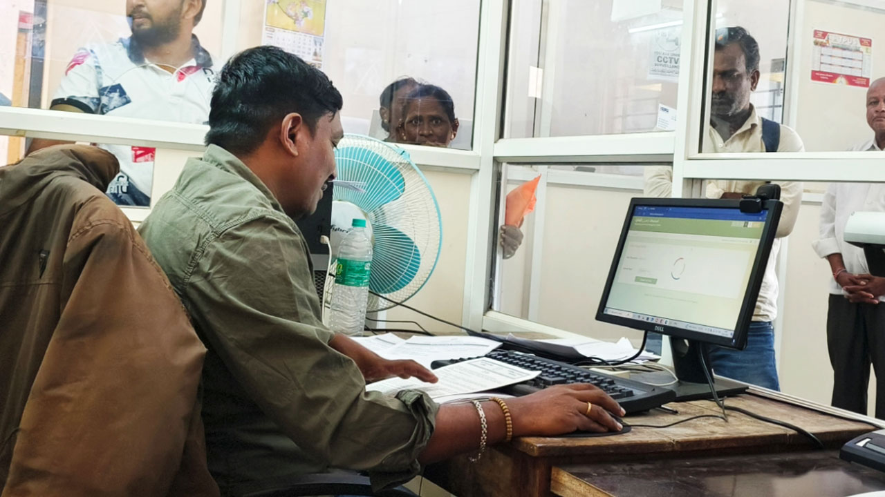 Munipally | పైసల్‌ ఇస్తే ఎలాంటి సమస్య ఉన్న రిజిస్ట్రేషన్‌కు ఓకే.. మునిపల్లిలో విచ్చ‌ల‌విడిగా వ‌సూళ్లు