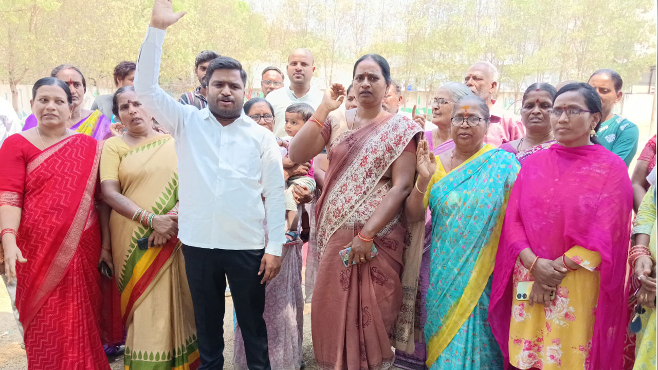 Nandanavanam | ప్రాణాలను పణంగా పెట్టి… పార్కును కాపాడుకుంటాం