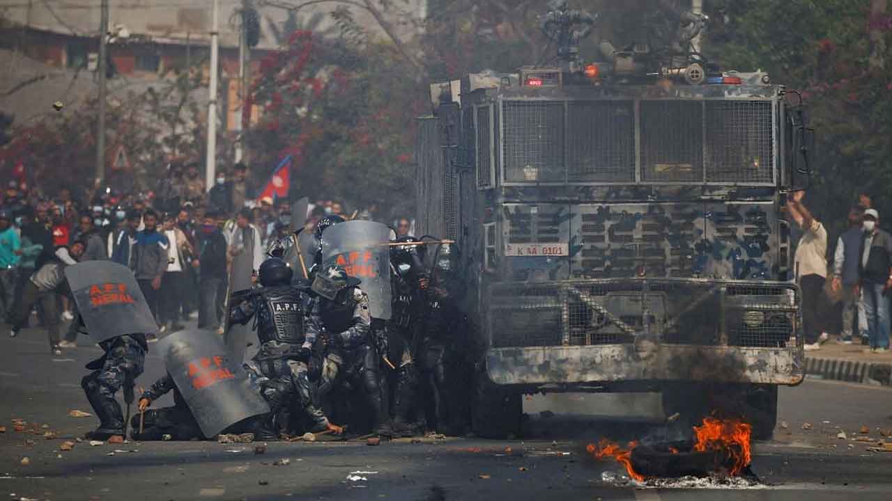 నేపాల్‌లో చల్లారిన ‘రాజరికం’ హింస