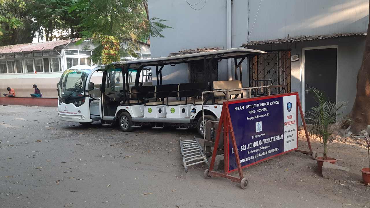 NIMS | అధికారుల నిర్లక్ష్యం.. నిమ్స్‌లో మూలానపడ్డ బ్యాటరీ వాహనాలు