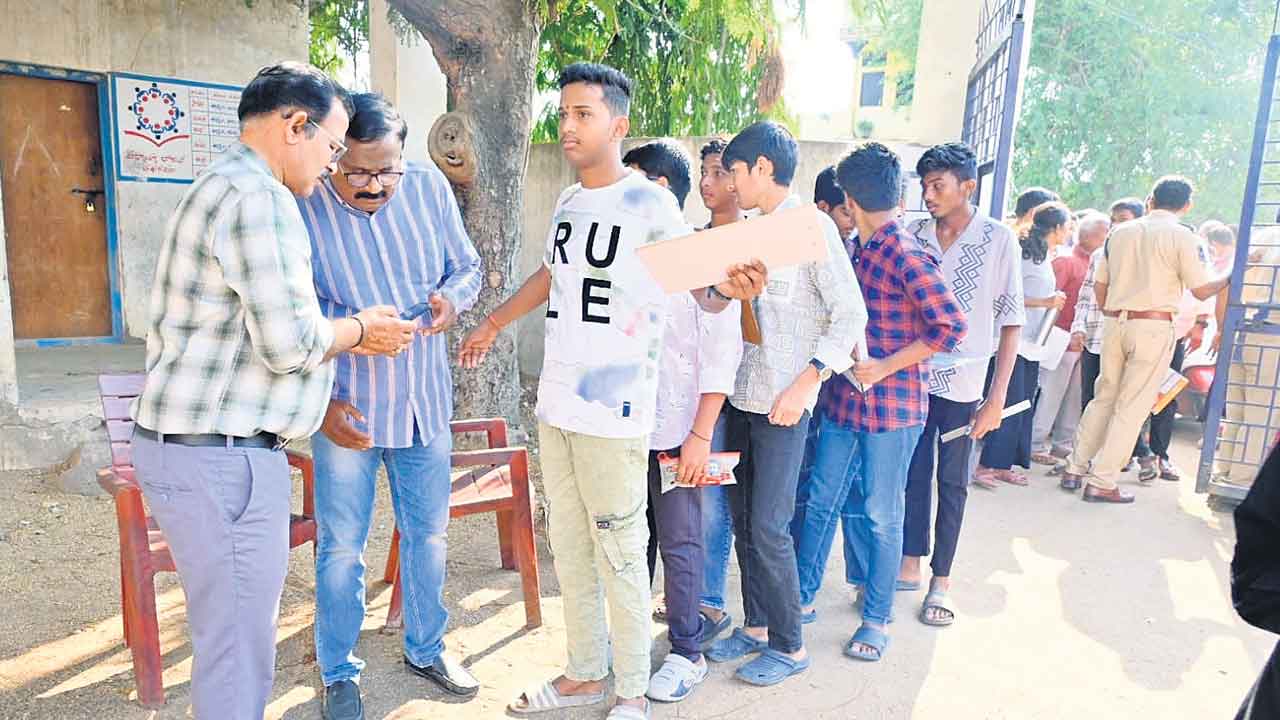 ‘పది’ పరీక్షలు షురూ