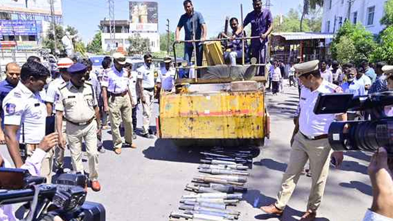 Nizamabad | ఎట్టకేలకు మేల్కొన్న ట్రాఫిక్ పోలీసులు.. సౌండ్ పొల్యూషన్ నియంత్రణపై స్పెషల్ డ్రైవ్