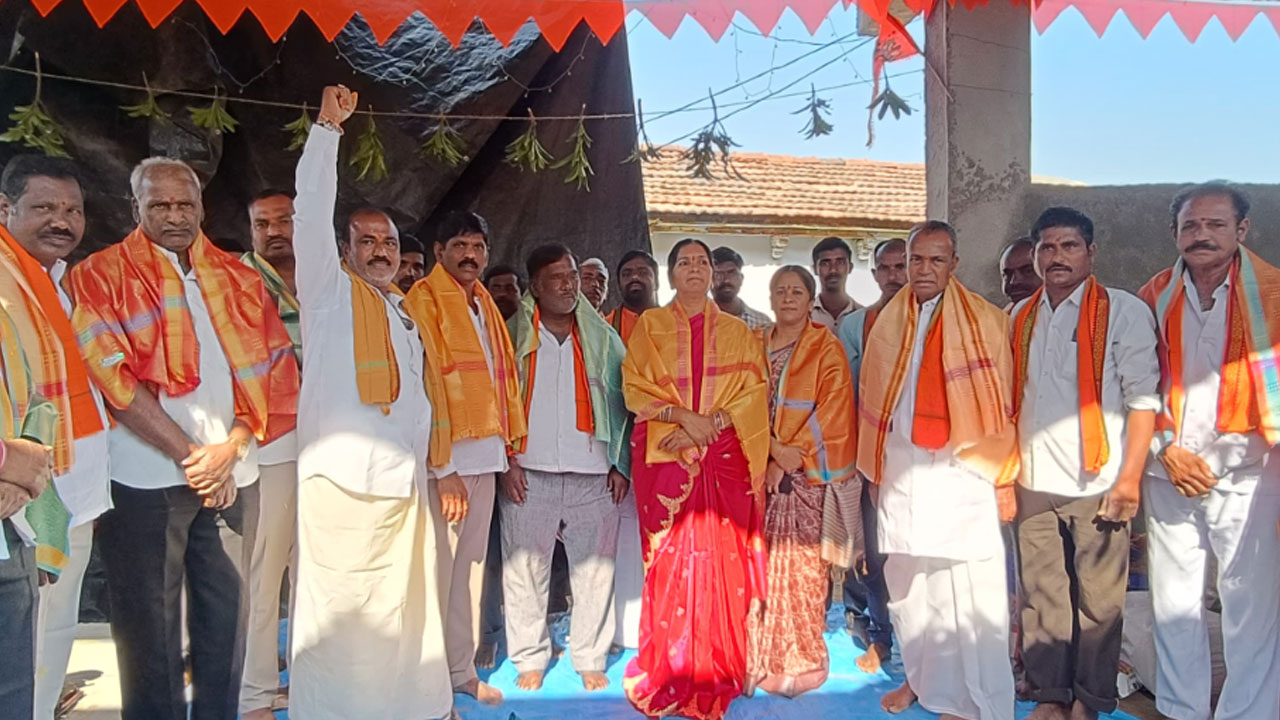 Padma Devender Reddy | ఆంజనేయ స్వామి విగ్రహ పునః ప్రతిష్టాపన.. పూజల్లో పాల్గొన్న ప‌ద్మాదేవేందర్ రెడ్డి