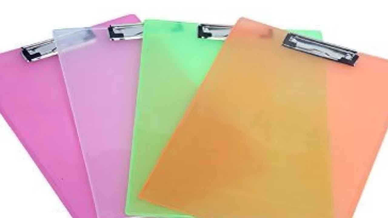 Exam pads | పదో తరగతి విద్యార్థులకు పరీక్ష ప్యాడ్స్, పెన్నులు అందజేత