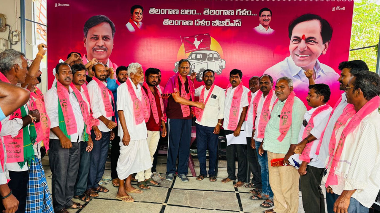 BRS | కాంగ్రెస్‌ నుంచి బీఆర్‌ఎస్‌లో చేరికలు.. గులాబీ కండువా కప్పి ఆహ్వానించిన ఎమ్మెల్యే పల్లా రాజేశ్వర్ రెడ్డి