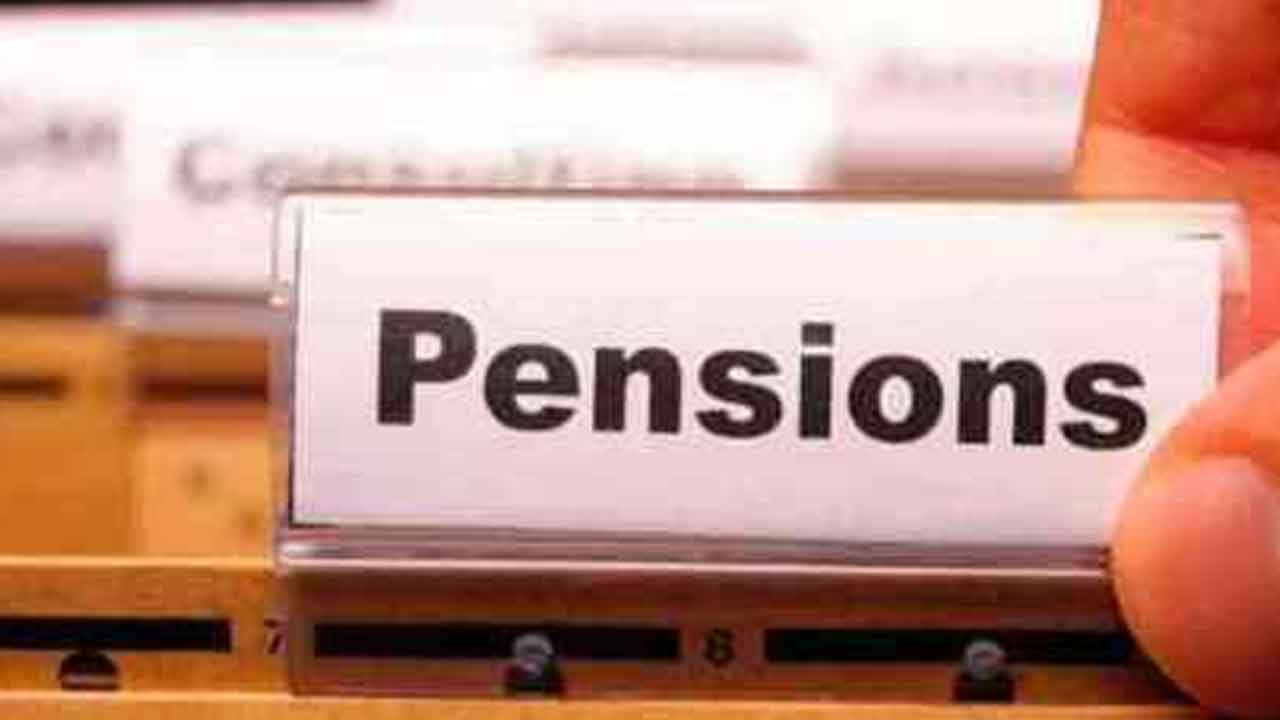 ఠంచన్‌ మరిచిన పింఛన్‌