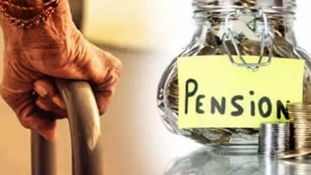 Pension money | పెన్షన్ డబ్బుల కోసం కొడుకుల వేధింపులు.. కలెక్టర్‌కు ఫిర్యాదు చేసిన తండ్రి