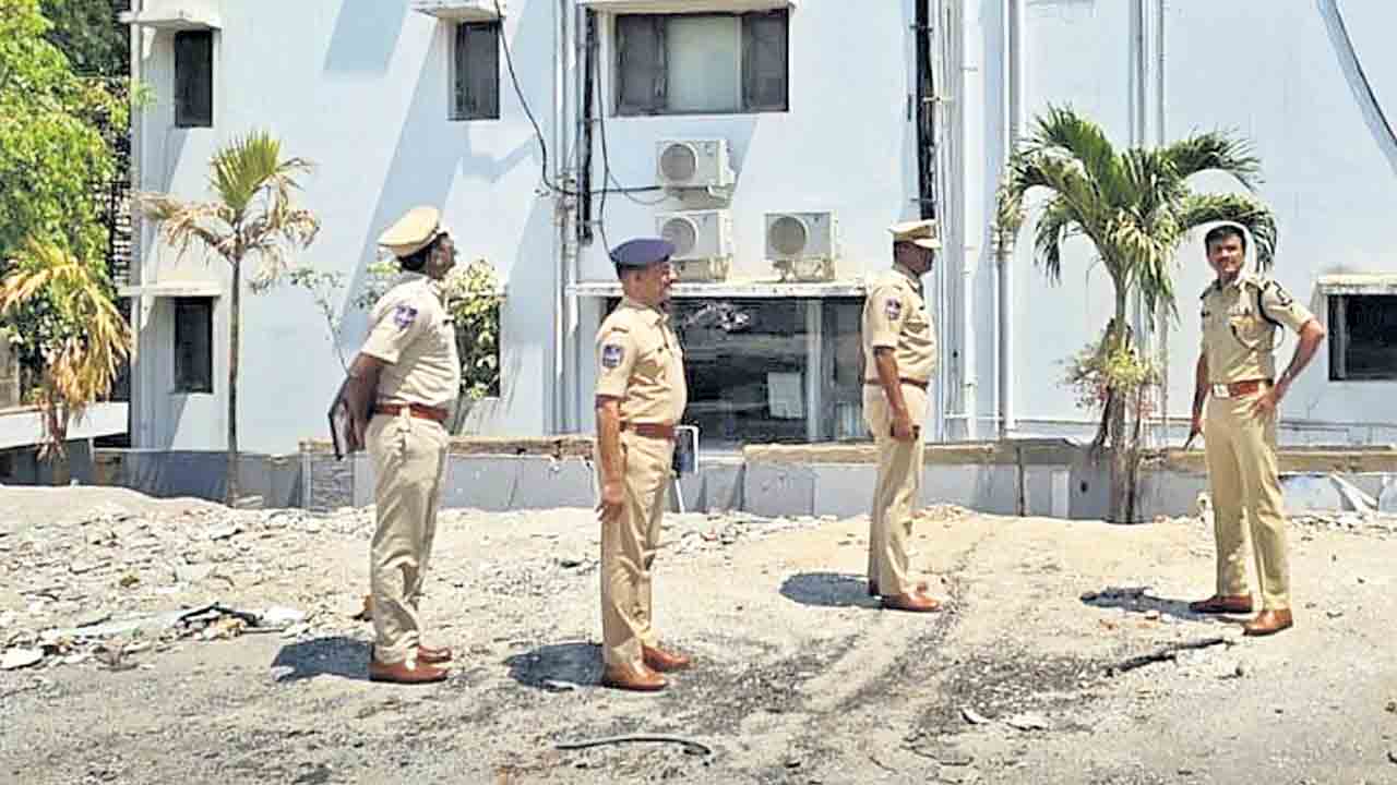 నిందితుడి కోసం గాలింపు చర్యలు