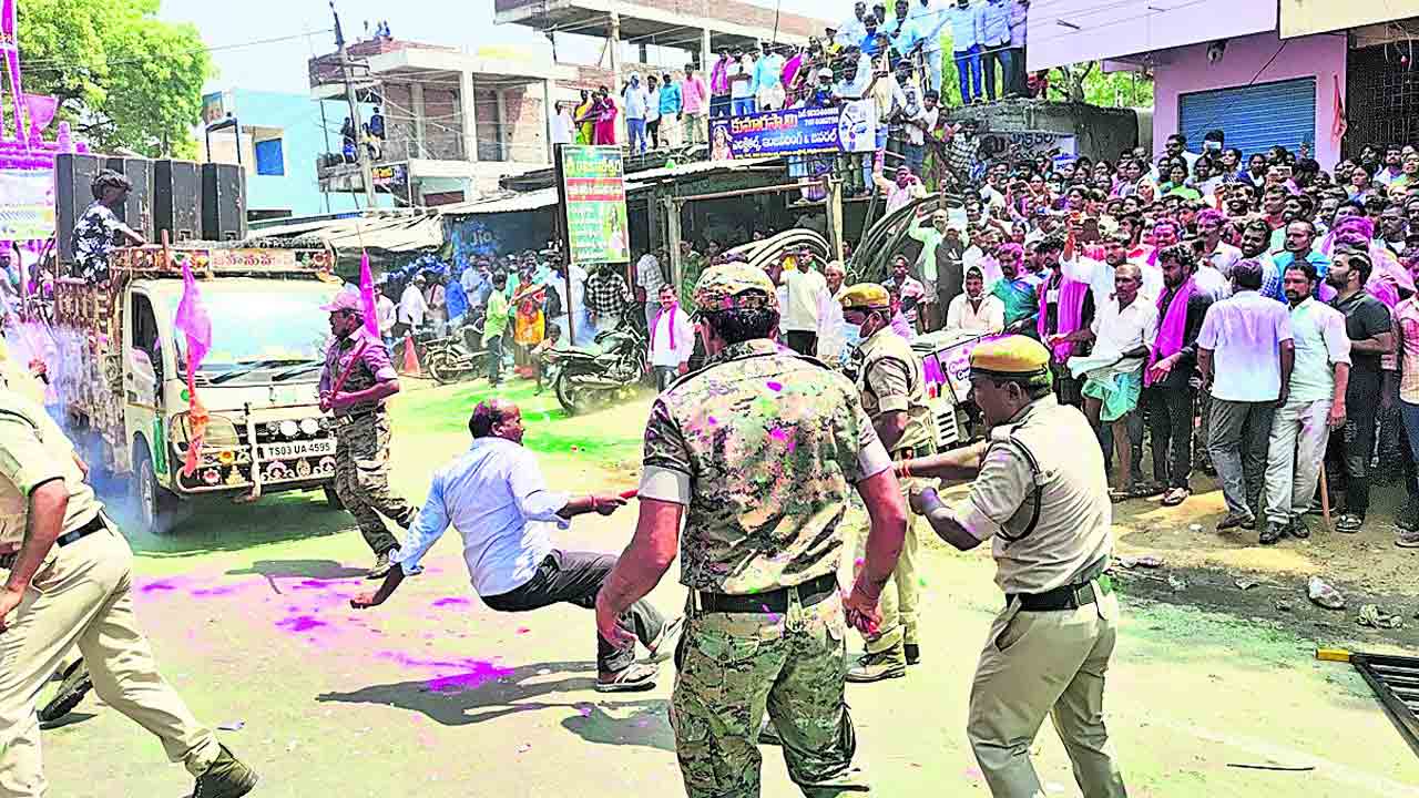 బీఆర్ఎస్ శ్రేణులపై జులుం