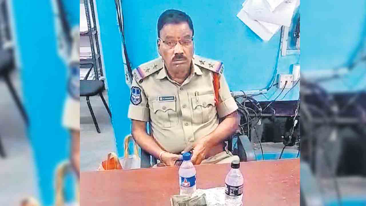 ఏసీబీ వలలో కోరుట్ల ఎస్‌ఐ