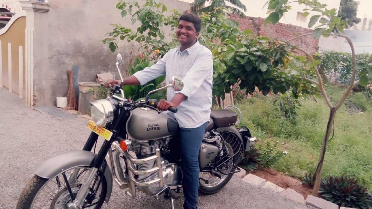 అశ్రునయనాల మధ్య ప్రవీణ్‌ అంతిమ వీడ్కోలు