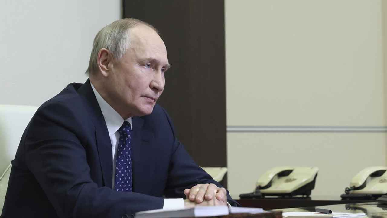 లొంగిపోతే ప్రాణాలతో ఉంటారు!