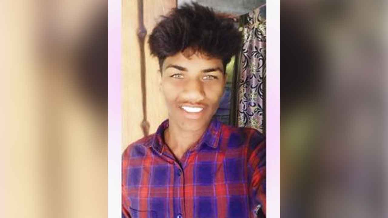 Commits suicide | అదృశ్యమైన యువకుడు ఉరేసుకొని ఆత్మహత్య