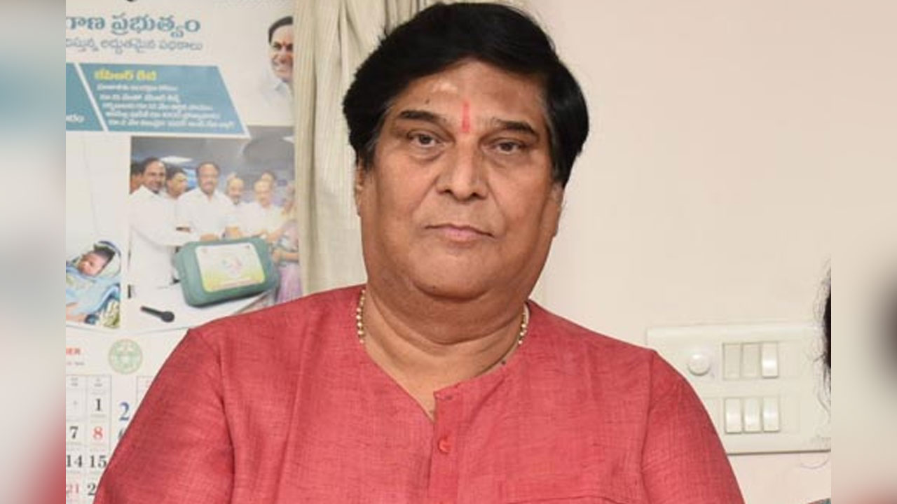 KV Ramanachary | డాక్టర్ కేవీ రమణాచారికి మోకాలికి శస్త్ర చికిత్స