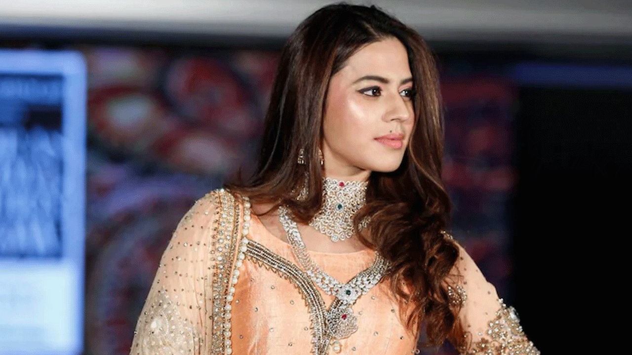 Ranya Rao: 14.8 కేజీల బంగారంతో ప‌ట్టుబ‌డిన న‌టి రాన్యా రావు గురించి మీకీ విష‌యాలు తెలుసా?