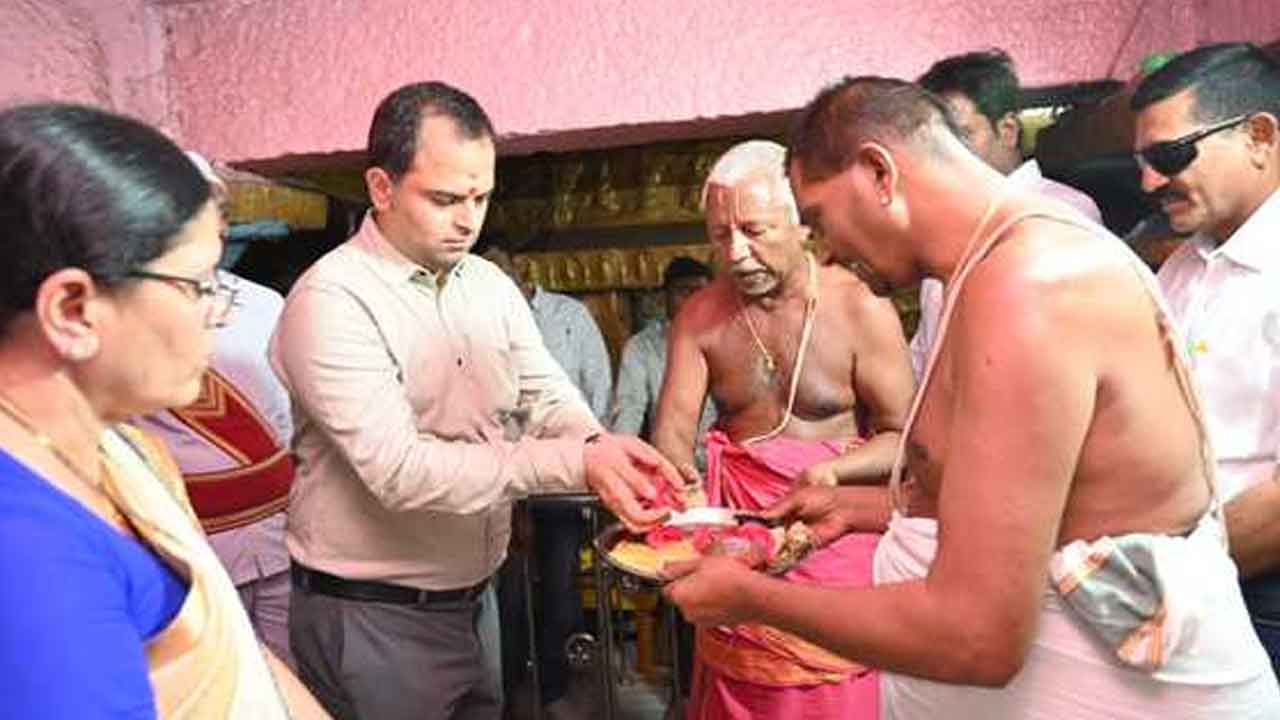 Collector Rao Sharma | లక్ష్మీ నరసింహ స్వామి ఆలయాన్ని సందర్శించిన కలెక్టర్ రావు శర్మ