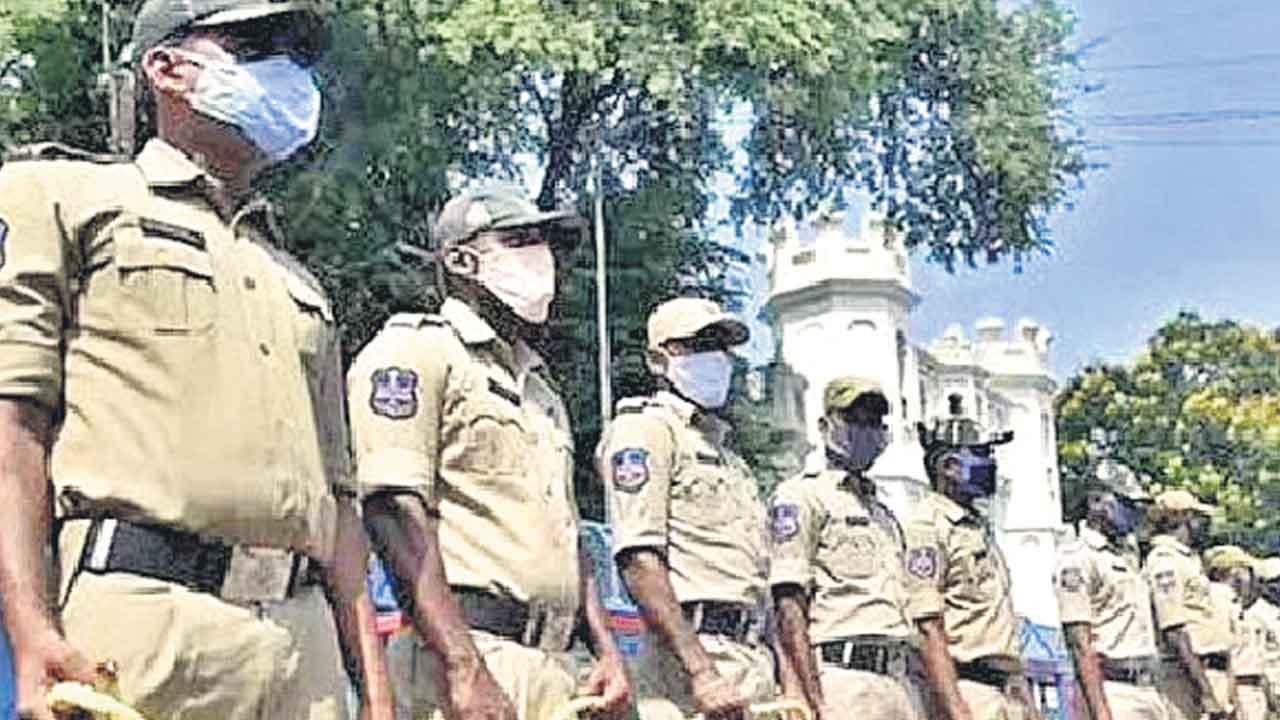 Home Guards | హోంగార్డుల రేషన్‌కార్డులు తొలగింపు?.. ఇప్పటికే నిలిచిన కారుణ్య నియామకాలు!