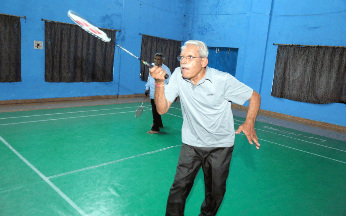Retired Employees Sports : ఆరుపదులు దాటినా తగ్గేదేలే.. ఉత్సాహభ‌రితంగా విశ్రాంత ఉద్యోగుల క్రీడా పోటీలు