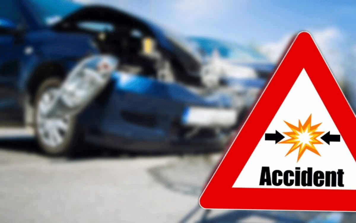 Road Accident : దైవ ద‌ర్శ‌నానికి వెళ్లి వ‌స్తూ రోడ్డు ప్రమాదంలో ఇద్దరు దుర్మరణం