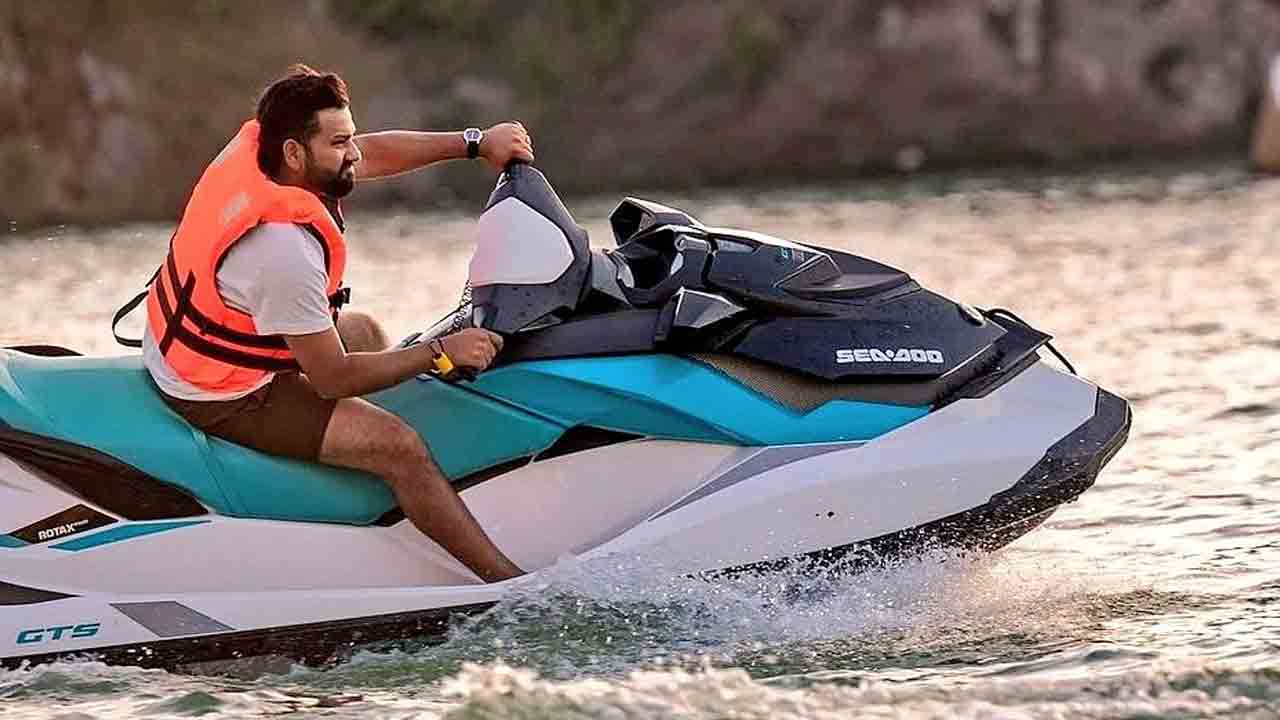 IPL 2025 | గుజ‌రాత్‌తో కీల‌క మ్యాచ్‌.. బోటు షికారు చేస్తూ చిల్ అవుతున్న‌ రోహిత్