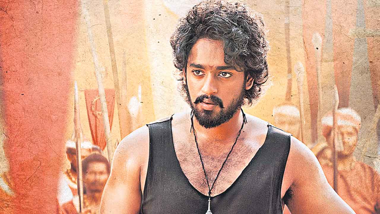 యాక్షన్‌ మోడ్‌లో మోగ్లీ..