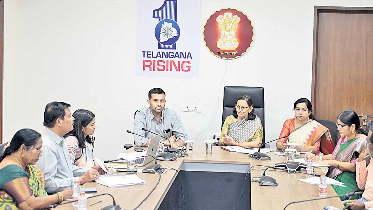 అంగన్‌వాడీ పీల్లలను కంటికి రెప్పలా కాపాడాలి