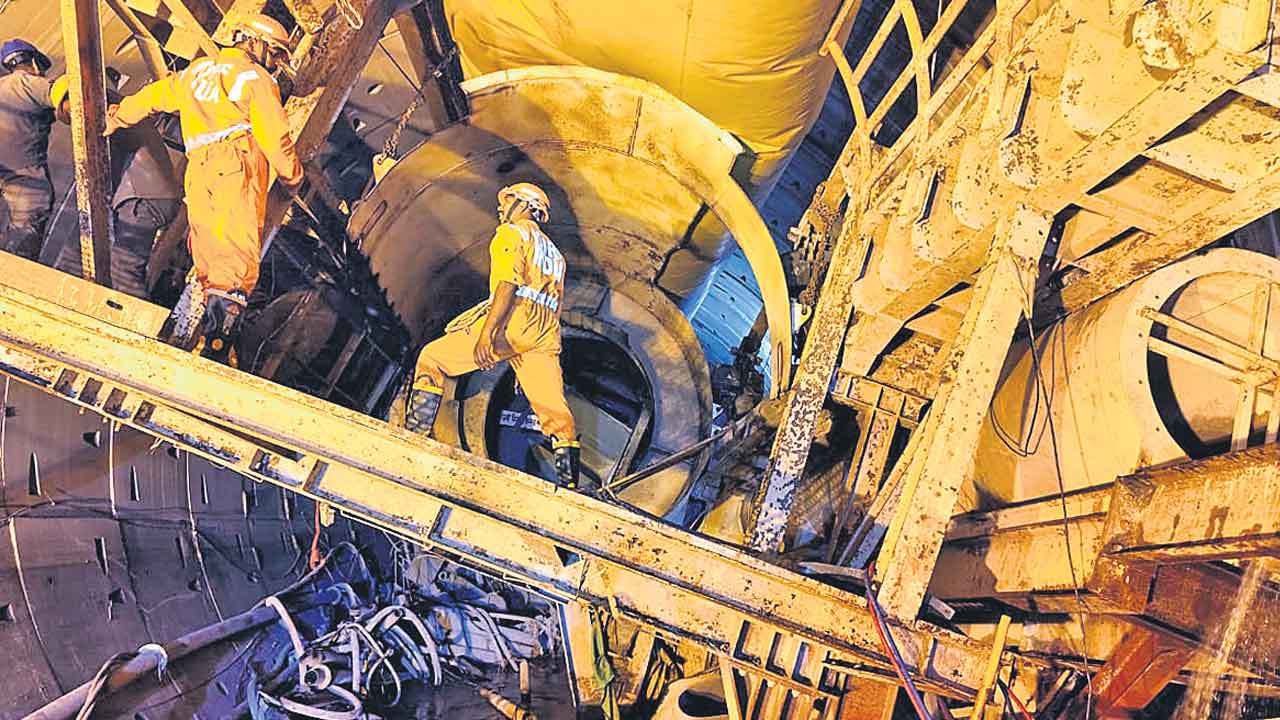 SLBC Tunnel | అధ్యయనలోపమే కార్మికులకు శాపం.. షియర్‌ జోన్‌కు అనుగుణంగా లేని ఏర్పాట్లు!
