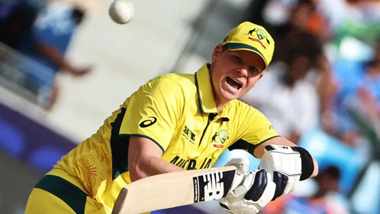 Champions Trophy: స్టీవ్ స్మిత్ , మ్యాక్స్‌వెల్ ఔట్‌.. 200 దాటిన ఆసీస్ స్కోర్‌