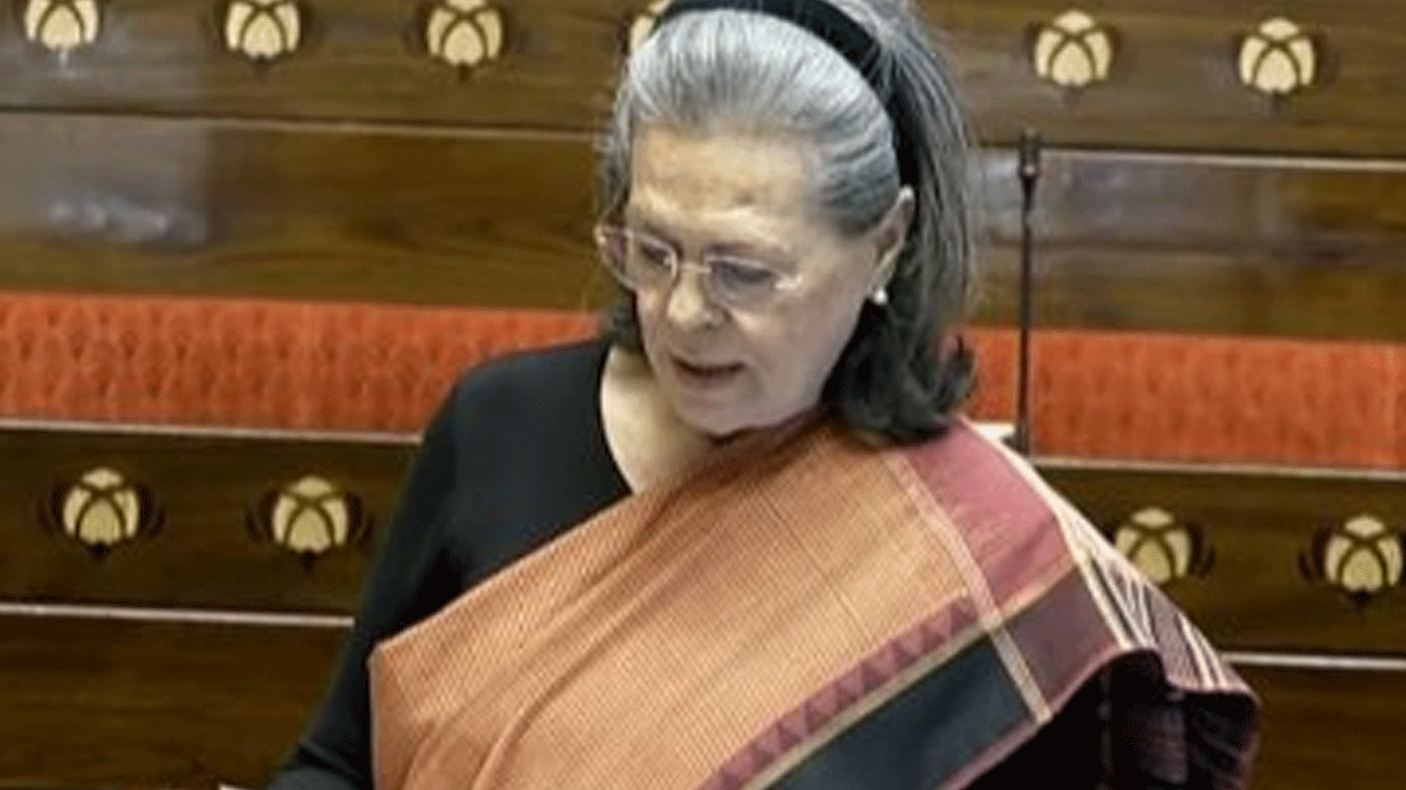 Sonia Gandhi: ఉపాధి హామీ కూలీల వేత‌నం, ప‌ని దినాలు పెంచండి: సోనియా గాంధీ