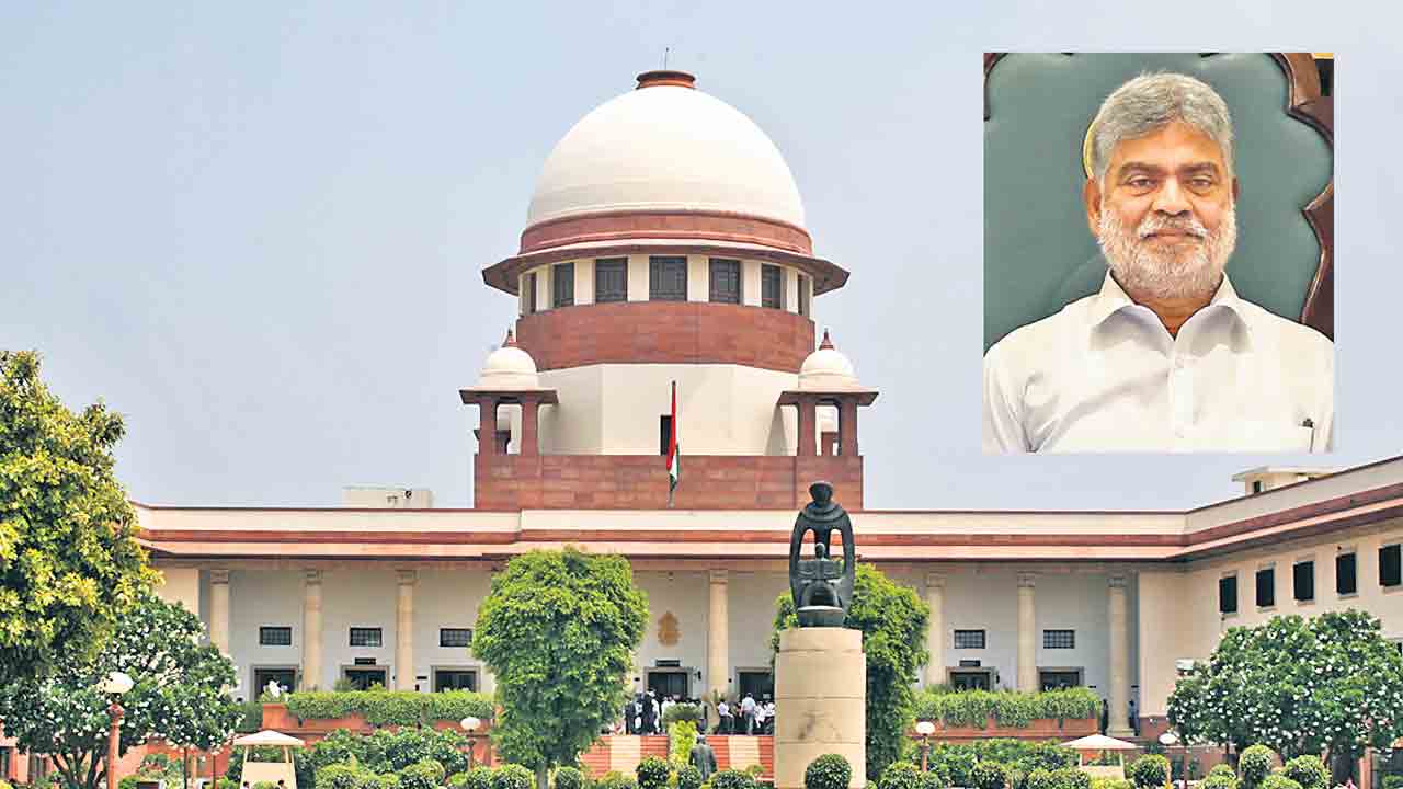 MLAs Defamation | ఎమ్మెల్యేల పార్టీ ఫిరాయింపుపై 25లోగా సమాధానం ఇవ్వండి.. స్పీకర్‌కు సుప్రీం నోటీసు