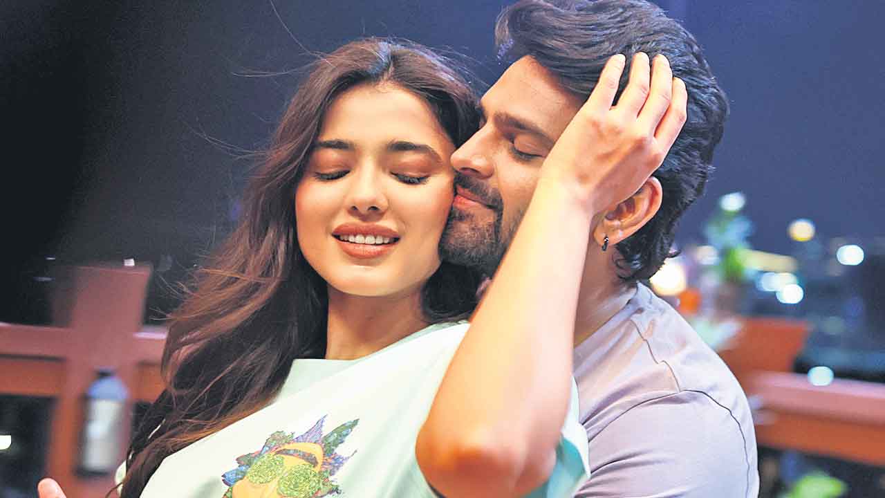 వేసవిలో వినోదాల జల్లు