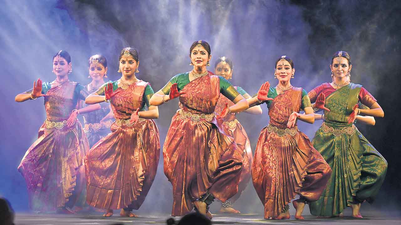 ఆలయమంత సంబురం