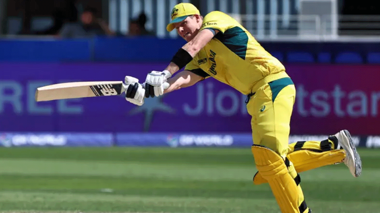 Champions Trophy: స్టీవ్ స్మిత్ హాఫ్ సెంచ‌రీ.. జ‌డేజాకు రెండు వికెట్లు